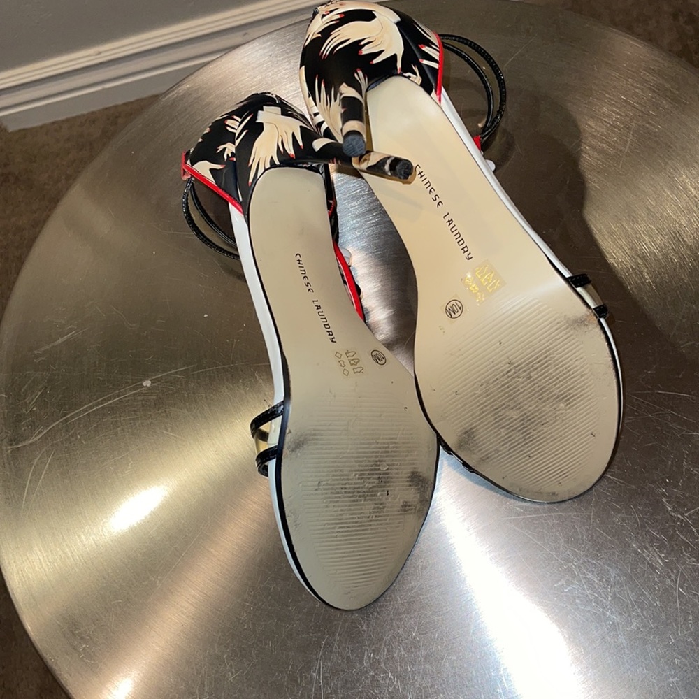 Heels - Picture 4 of 4